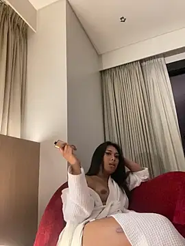 hugecock_tamira webcam