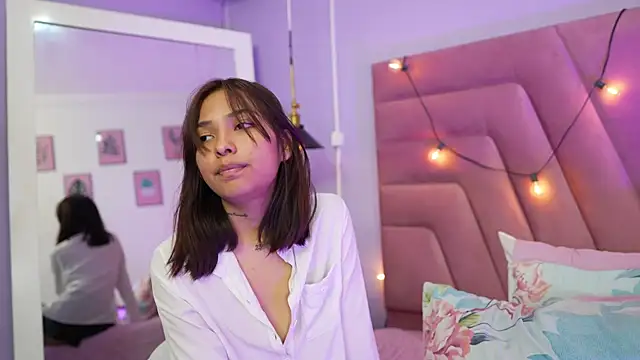 kinkylittlegirll webcam