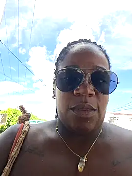Adrilovechocolate webcam