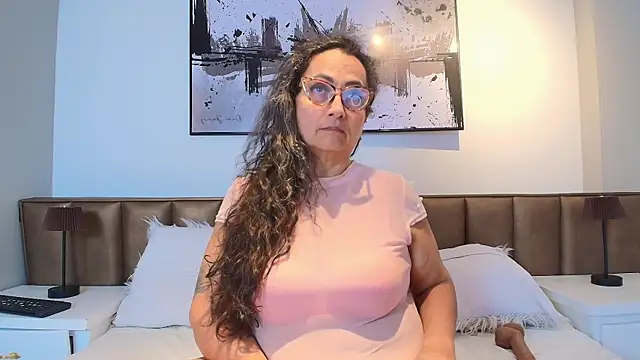 AlessandraLeroy webcam