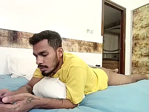 Desihotboy990 webcam