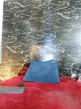 crislingery_dolli webcam