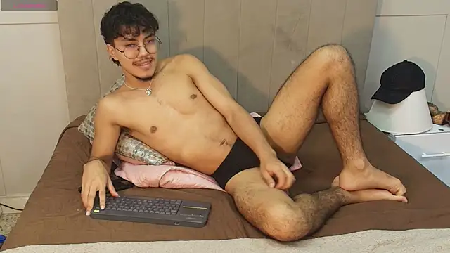kai_storn - Kai_storn's free webcam - UK Sex Cams