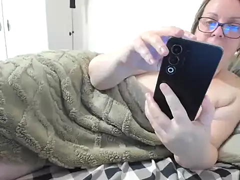 wetladyjoy webcam