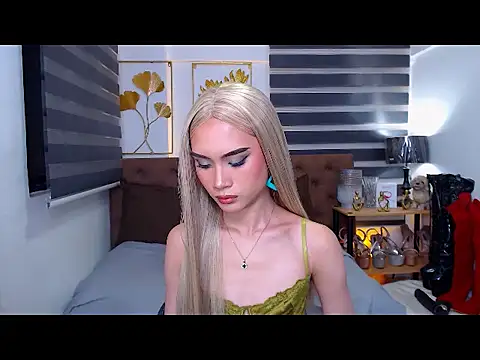 JuicyCockThea webcam