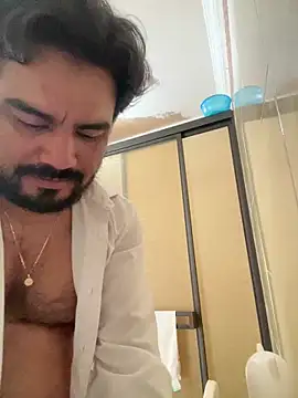 MichaelBear_21 webcam