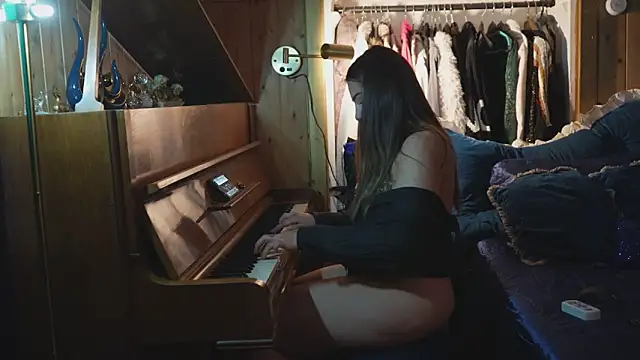 VanessaDoyle webcam