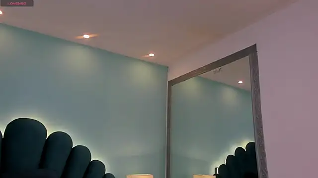 sharlott18 webcam
