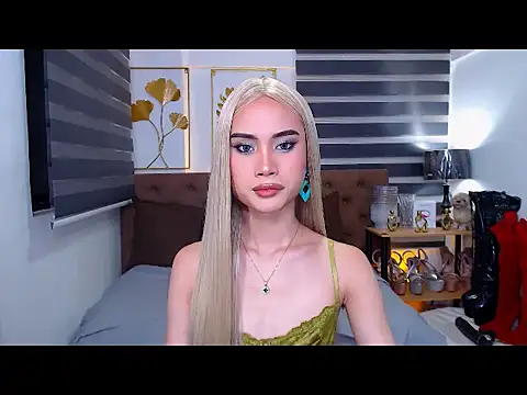 JuicyCockThea webcam