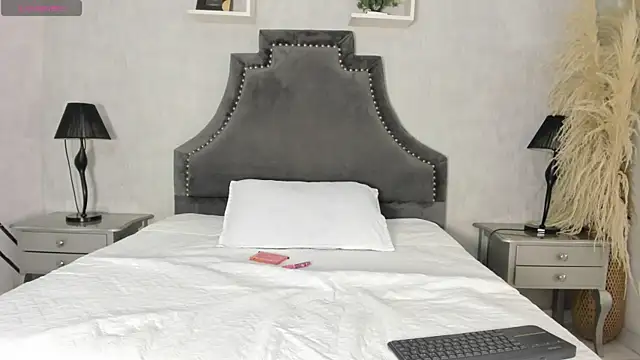 LaurenSnow webcam