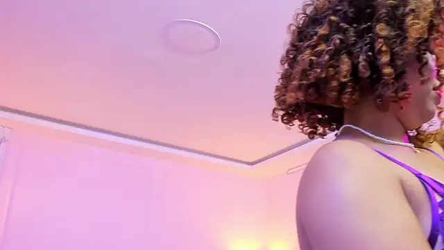 MadelaineJones webcam
