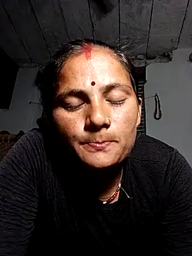 Poojalodhi444 webcam
