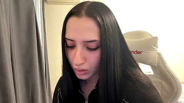 KiraJaydes webcam