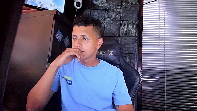 boy_bigcock24cm webcam
