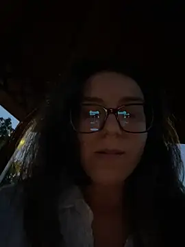 NadiraNoor webcam
