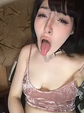 virusDoll webcam