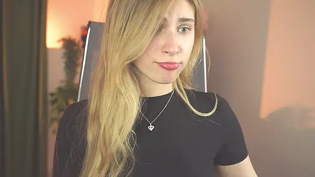 EllieCutes webcam