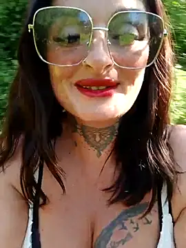 Irish_Scarlet_Squirt webcam