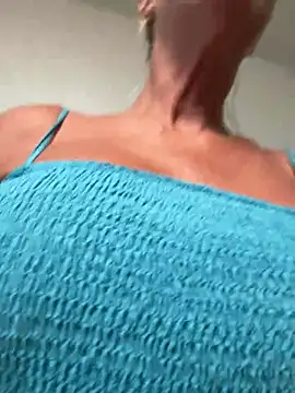 TiffaneyLove live cam