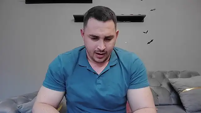 mastermute (M young) - #brunettes #cam2cam #flashing #flexing #foot-fetish #hd #middle-priced-privates #muscular #small-audience #straight #white #young
