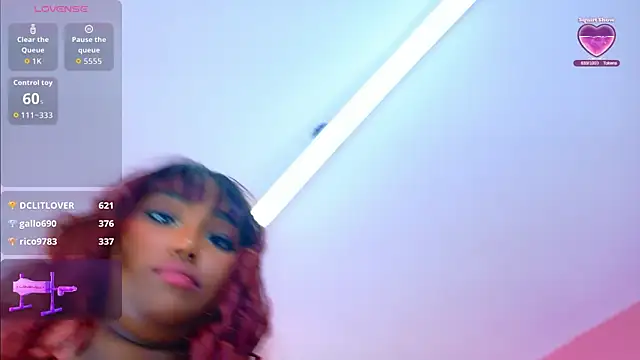 TiannahGlow webcam