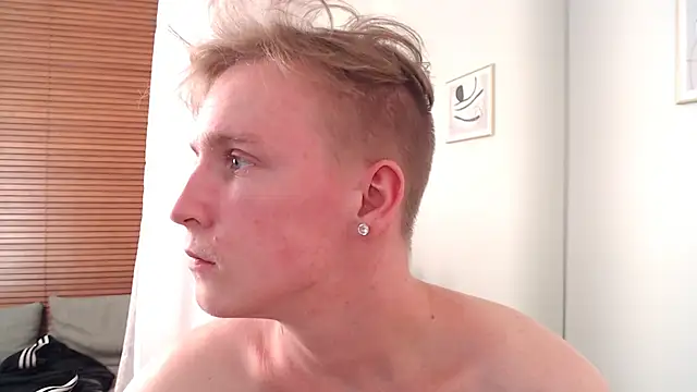 AlexxSweet webcam