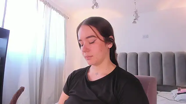AlliceLover webcam