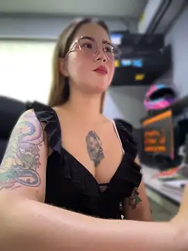Annyhathatway webcam