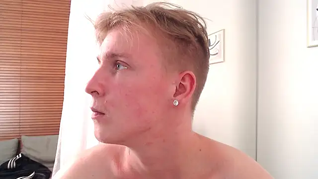AlexxSweet webcam