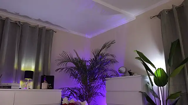 Tinydoll_XO webcam
