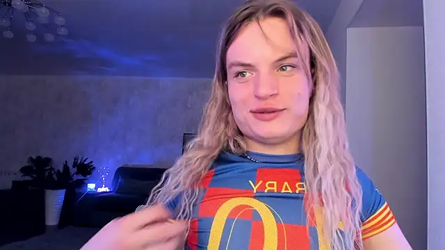 milliKira006 webcam