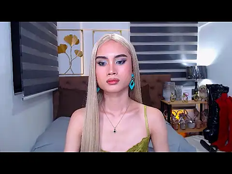 JuicyCockThea webcam