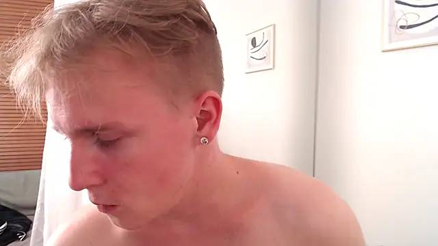 AlexxSweet webcam