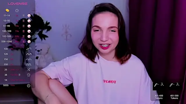 KindHazelHere_ webcam