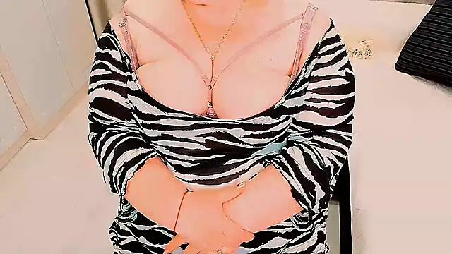 BIGTITSBBW webcam