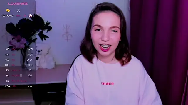 KindHazelHere_ webcam