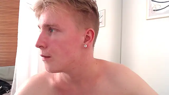 AlexxSweet webcam