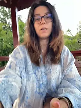 NadiraNoor webcam