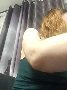 Velvet_Cry webcam