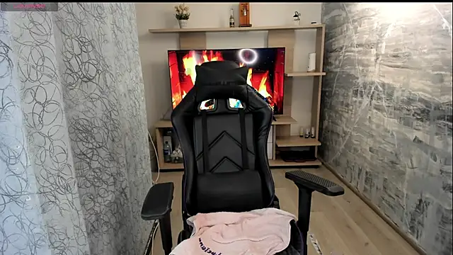 CarolineFyre webcam
