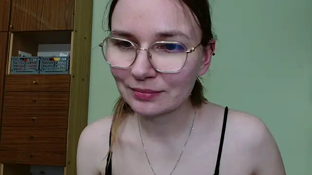 LooveELLYx webcam