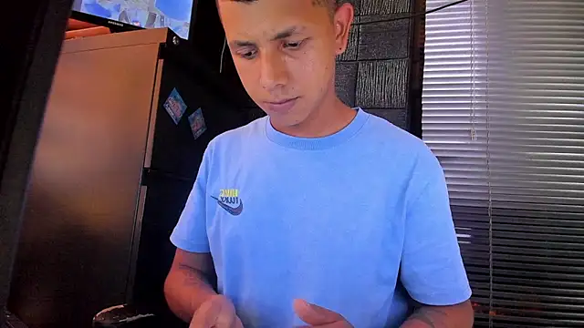 boy_bigcock24cm webcam