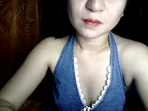 Mia_2022 webcam
