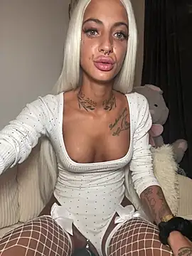 Watch mrs_skinny_goddess live on EroticFlix - High definition streams
