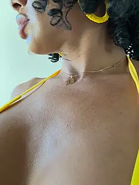 Modelo: HOT_LADY_777
