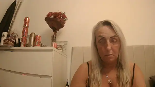 theblondecocklover webcam