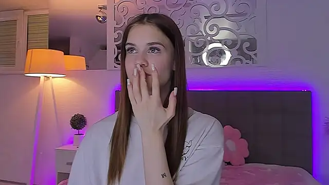 luisaclover - LuisaClover's free webcam - UK Sex Cams
