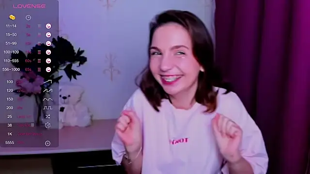 KindHazelHere_ webcam