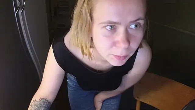 Riley_Roo webcam