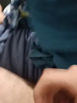 MiguelZhhgftj webcam